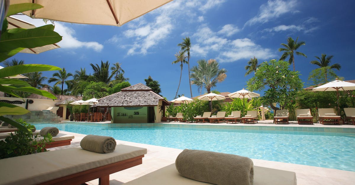 Tahiti Nui hotel swimming pool - View of Tourist Resort 