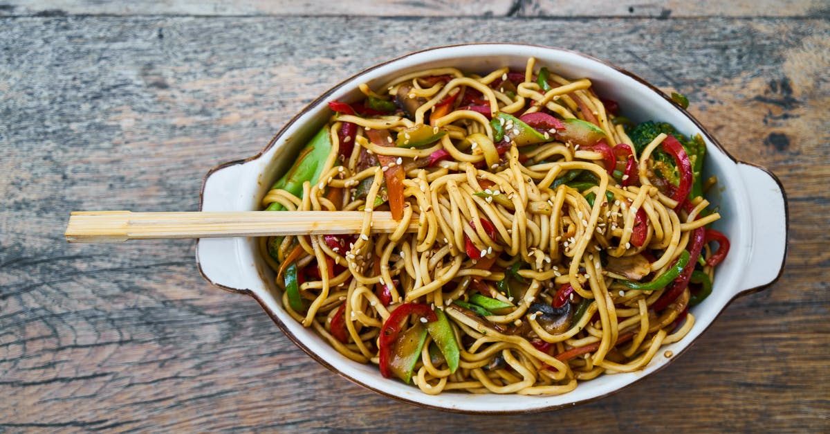 Traditional vegetarian dishes in Bavaria? - Stir Fry Noodles in Bowl