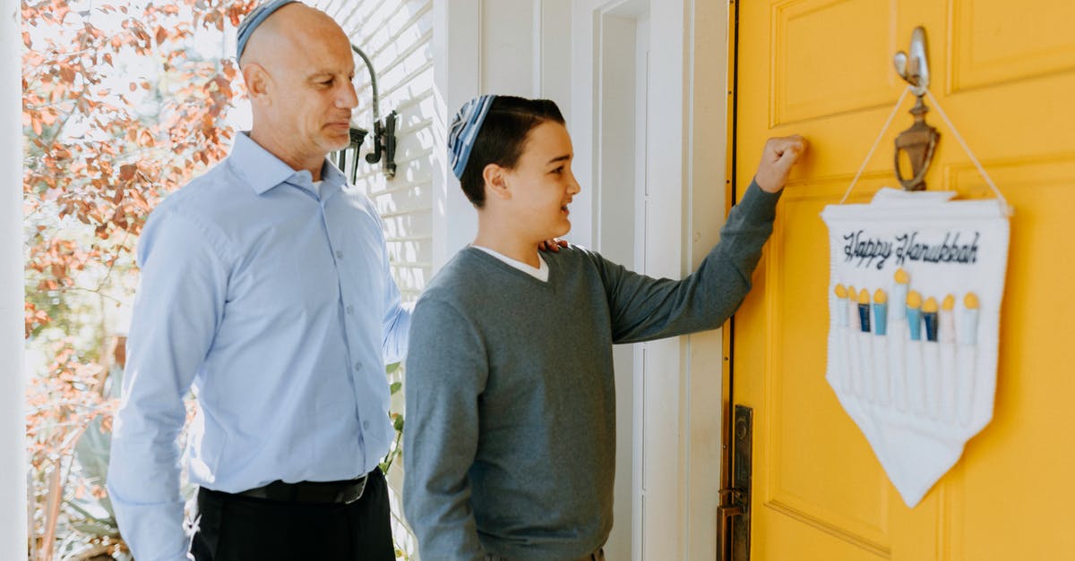 Visiting the sibling's family in the US - Photo Of Boy Knocking On Front Door