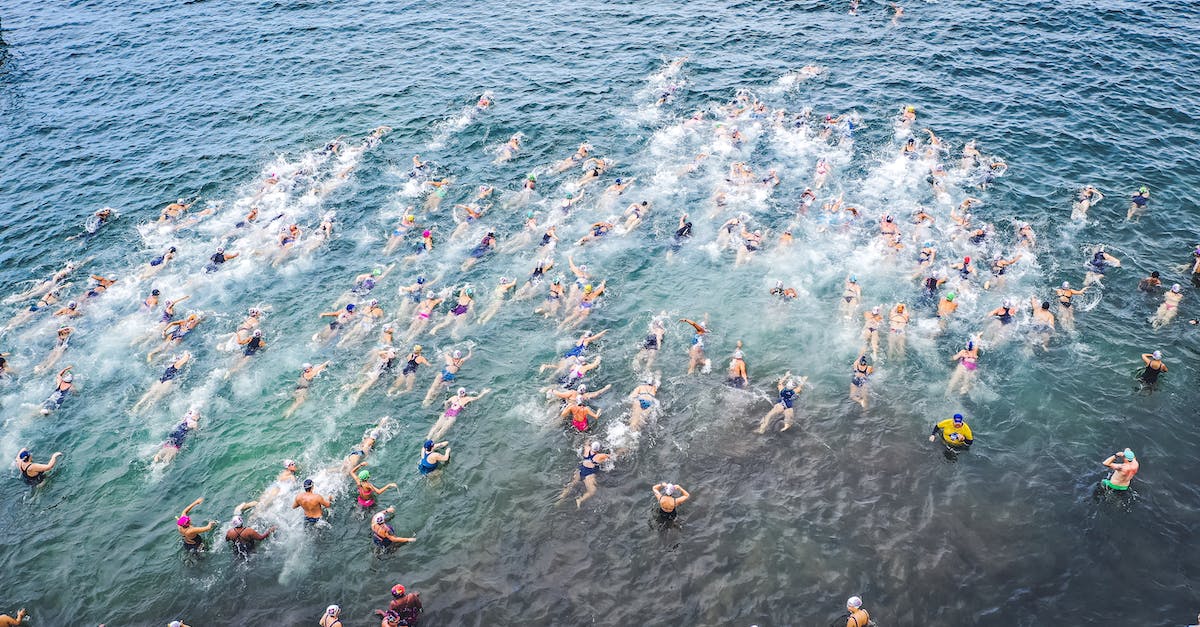 What are the Jordanian visa rules for travellers entering from Israel? - People entering water during swim challenge