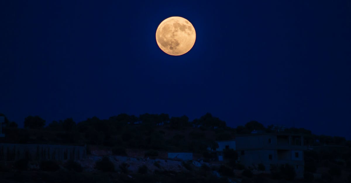 What building is this? - Full Moon