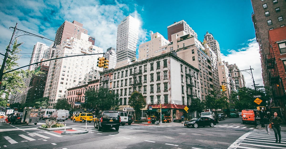 What is the cheapest way, by public transport, of getting from Tournai to Lille airport? - Busy city street in daytime What is the cheapest way, by public transport, of getting from Tournai to Lille airport? - Busy city street in daytime