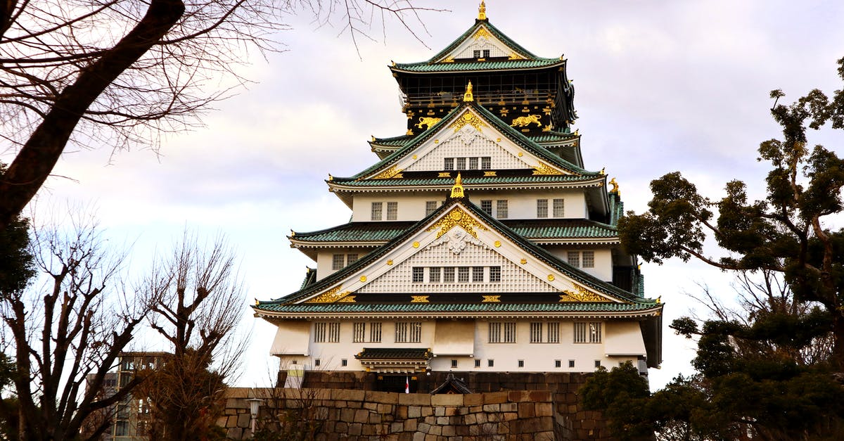 What is the proper etiquette at Japanese onsen? - Palace in Osaka Castle Park, Japan