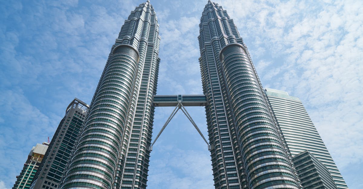 Where in Asia can I meet tall people? - Petronas Tower, Malaysia