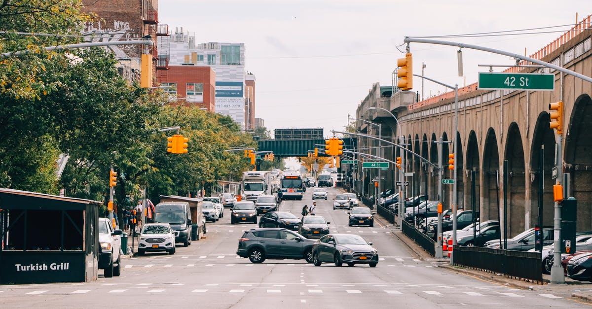 Where is this city? [duplicate] - Cars Parked on Side of the Road