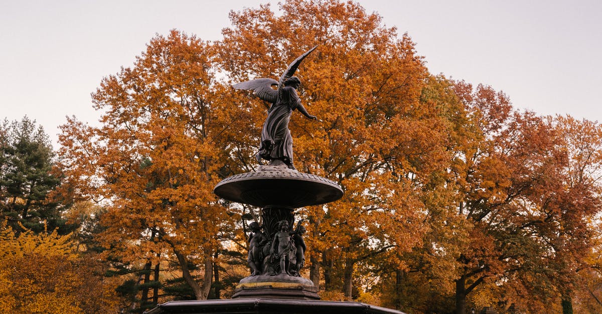 Where is this fountain (from Counter-Strike)? - Fragment of Bethesda Fountain with Angel of the Waters statue placed in Central Park in New York City in America in autumn time