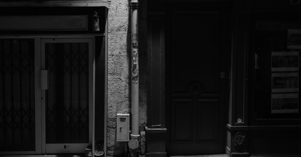 Which building is this? And where is it located? [closed] - Street with residential building in evening