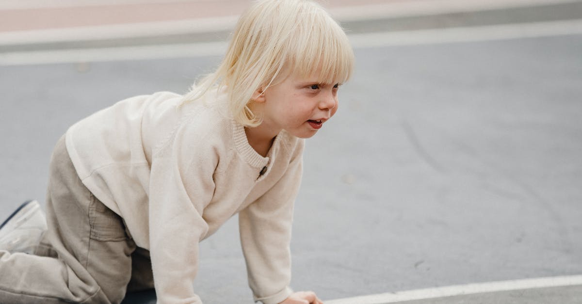 Which museums have artworks of all four Ninja Turtles' namesakes? - Cute little boy crawling on playground