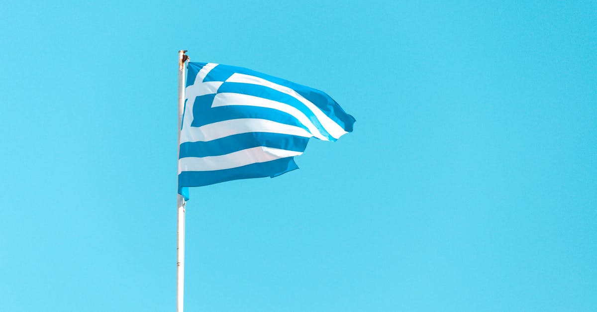 Who pays for the return air ticket when a country refuses entry (by air)? - Flag of Greece