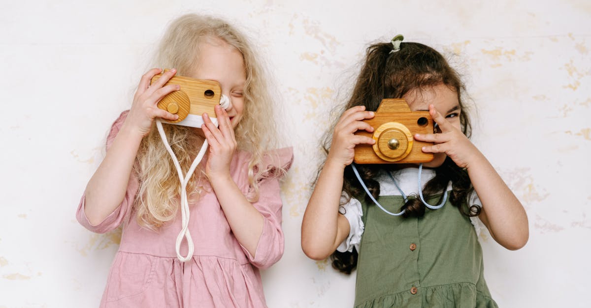 Why are Korean girls camera shy? - Girls Playing with Wooden Toys